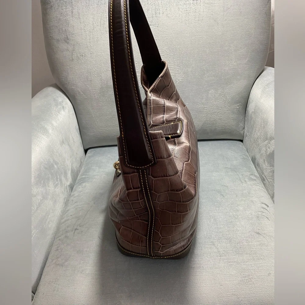 Dooney and Bourke croc logo lock hobo bag amazing condition 11” x 5” x 12” Brown - Picture 8 of 17